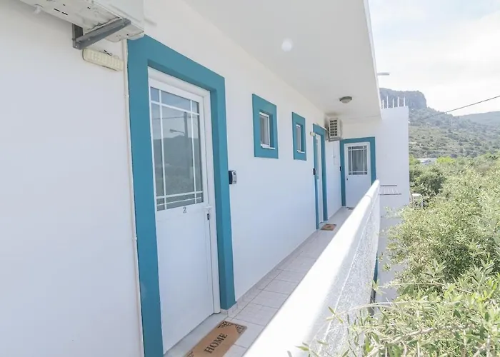 Xenia's 4 アパート Kamári