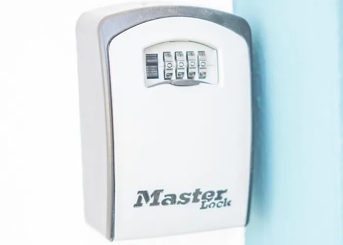 Xenia's 4 アパート Kamári